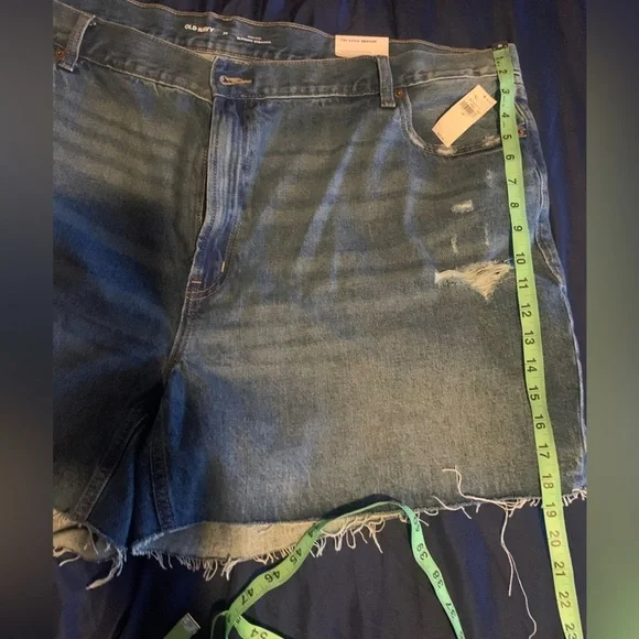 Old Navy plus size 3X Blue Jean Shorts Rugged Distressed Style frayed - Picture 6 of 8